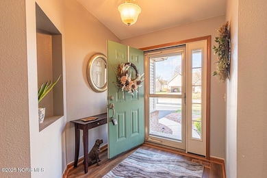 1566 N Redhawk Dr, Perrysburg, OH 43551 - photo 3