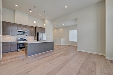 142 Knights Bridge Park Ln, Houston, TX 77018 - photo 6