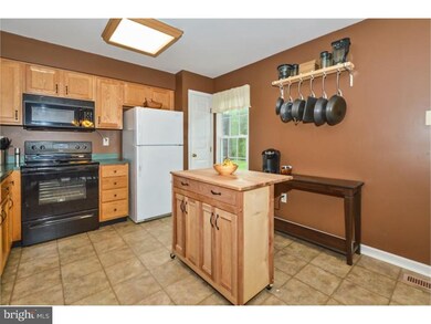 3417 Westview Dr, Perkiomenville, PA 18074 - photo 5