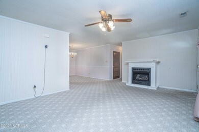 431 Regalwood Dr, Jacksonville, NC 28546 - photo 2