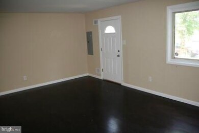 6908 Forest Terrace, Hyattsville, MD 20785 - photo 4