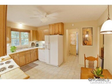 Kitchen w/tile floors