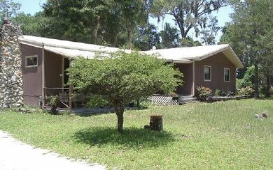 530 SW Roberts Ave, Fort White, FL 32038 - photo 2