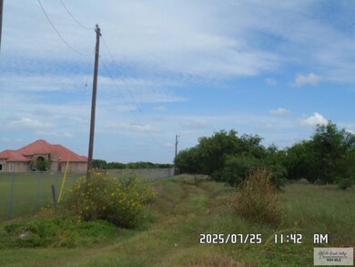 30' ENTRANCE TO LOT 21, LOCATED NEXT TO HOUSE AT 3