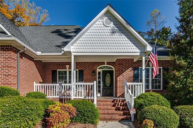 931 E Chamberlin Dr, Asheboro, NC 27205 - photo 2