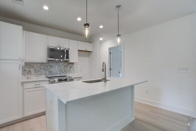 2135 Clayton (10)