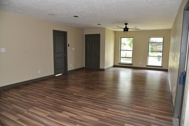 6131 Hesta Ln, Houston, TX 77016 - photo 5