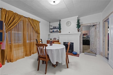 425 E Sprague St, Winston Salem, NC 27127 - photo 3