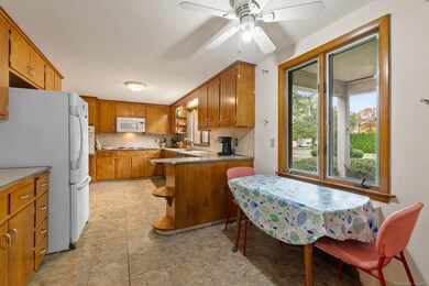 Eat in kitchen with a lot of light