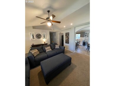 1044 Mt View Ln, Molalla, OR 97038 - photo 2