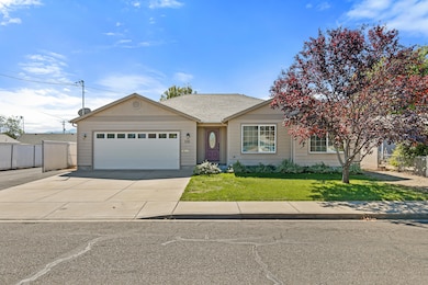 816 Ash St, Central Point, OR 97502 - photo 4