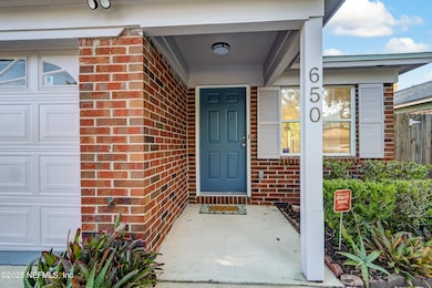 650 Americas Cup Cir S, Atlantic Beach, FL 32233 - photo 2