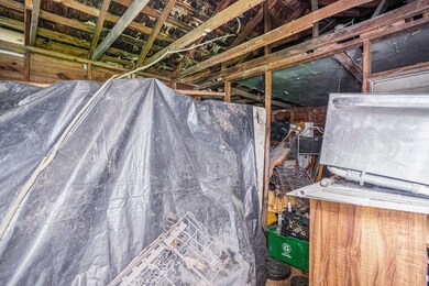 5709 Wayne St, Houston, TX 77026 - photo 4