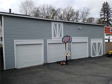 28 Yolande Place, Woonsocket, RI 02895 - photo 5