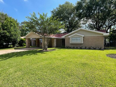 10306 Blades St, Houston, TX 77016 - photo 2