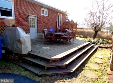 5812 Hanna Rd, Sykesville, MD 21784 - photo 2