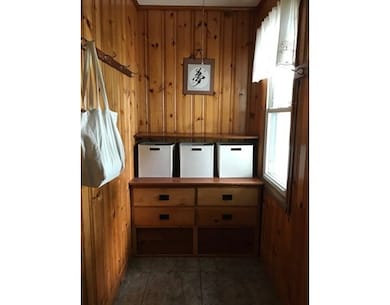 211 Fairview Ave, Chicopee, MA 01013 - photo 2