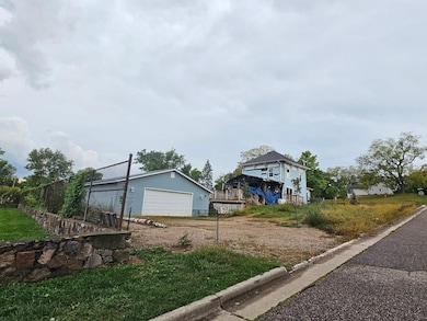 603 Walnut St, Baraboo, WI 53913 - photo 3