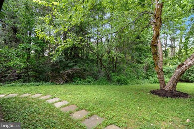 6033 Wilmington Dr, Burke, VA 22015 - photo 2