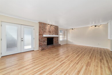 1541 W Sam Houston Pkwy S, Houston, TX 77042 - photo 3