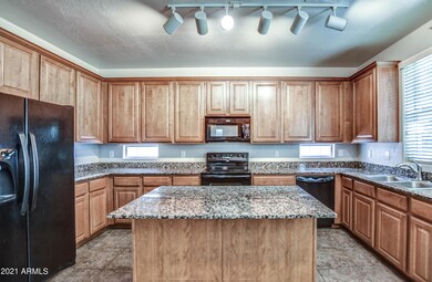 KITCHEN 2