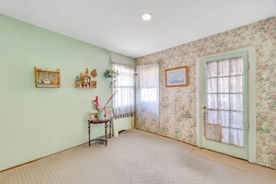 252 Lexington Ave, West Hempstead, NY 11552 - photo 5