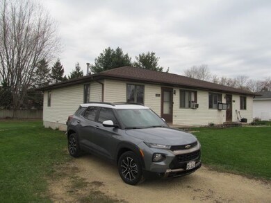 232 Lincoln St, Brooklyn, WI 53521 - photo 3