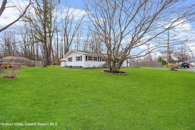 13 Cornell Ave, Red Hook, NY 12571 - photo 4