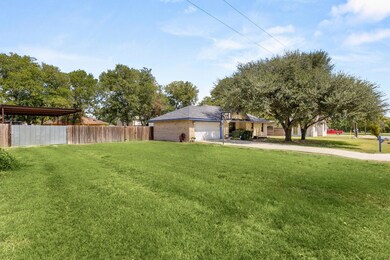 195 Lakeside Dr, Seguin, TX 78155 - photo 4