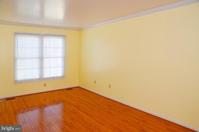 9354 Sombersby Ct, Laurel, MD 20723 - photo 2