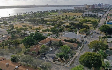 2722 Poinsettia Ave unit 7, West Palm Beach, FL 33407 - photo 2