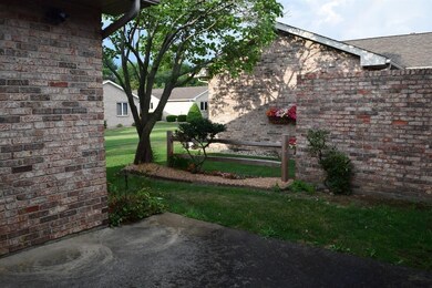 106 Royal Ln, La Porte, IN 46350 - photo 3