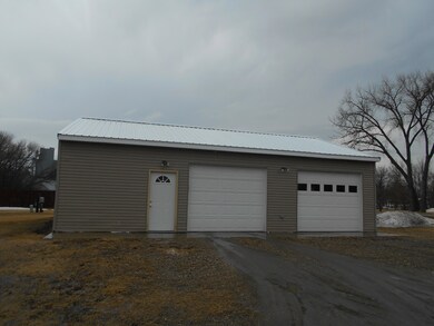 Front of Garage<|><|>