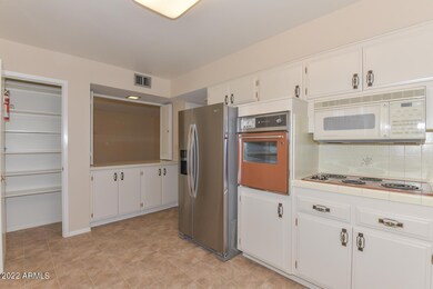 Kitchen-Pantry