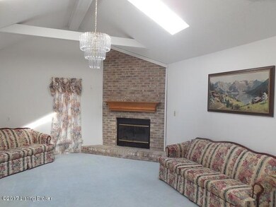 7513 Newton Dr, Louisville, KY 40228 - photo 4