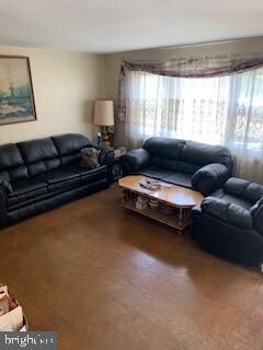 986 Circle Dr, Halethorpe, MD 21227 - photo 2