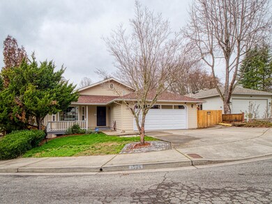 1524 NW Thompson Way, Grants Pass, OR 97526 - photo 2