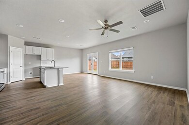 812 Brookside Dr, Springtown, TX 76082 - photo 4