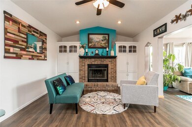 724 E Terrace Dr, Center Point, IA 52213 - photo 3