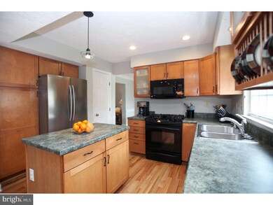 31 Jennifer Ln, Morrisville, PA 19067 - photo 6