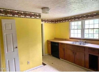 765 Crabtree Hollow, Clintwood, VA 24228 - photo 6