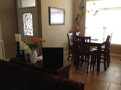 Dining area & entry