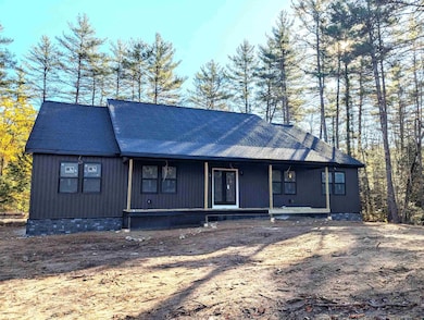 17 Benjamin Wentworth Dr, Tamworth, NH 03817 - photo 2