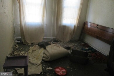 2540 W Lafayette Ave, Baltimore, MD 21216 - photo 4