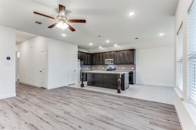 1412 Quail Creek Dr, Cleburne, TX 76033 - photo 3