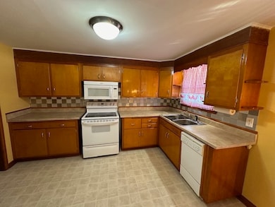 1406 Cook Blvd, Bradley, IL 60915 - photo 6