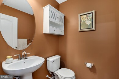 23217 Shaws Tavern Ct unit 2352, Clarksburg, MD 20871 - photo 6