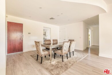 8788 Shoreham Dr unit 43, West Hollywood, CA 90069 - photo 4