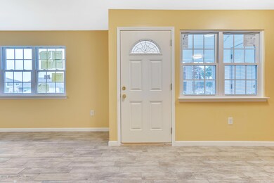 3 Valery Rd Matawan NJ 07747-large-004-4