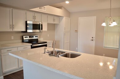 Quartz countertops w/ bar